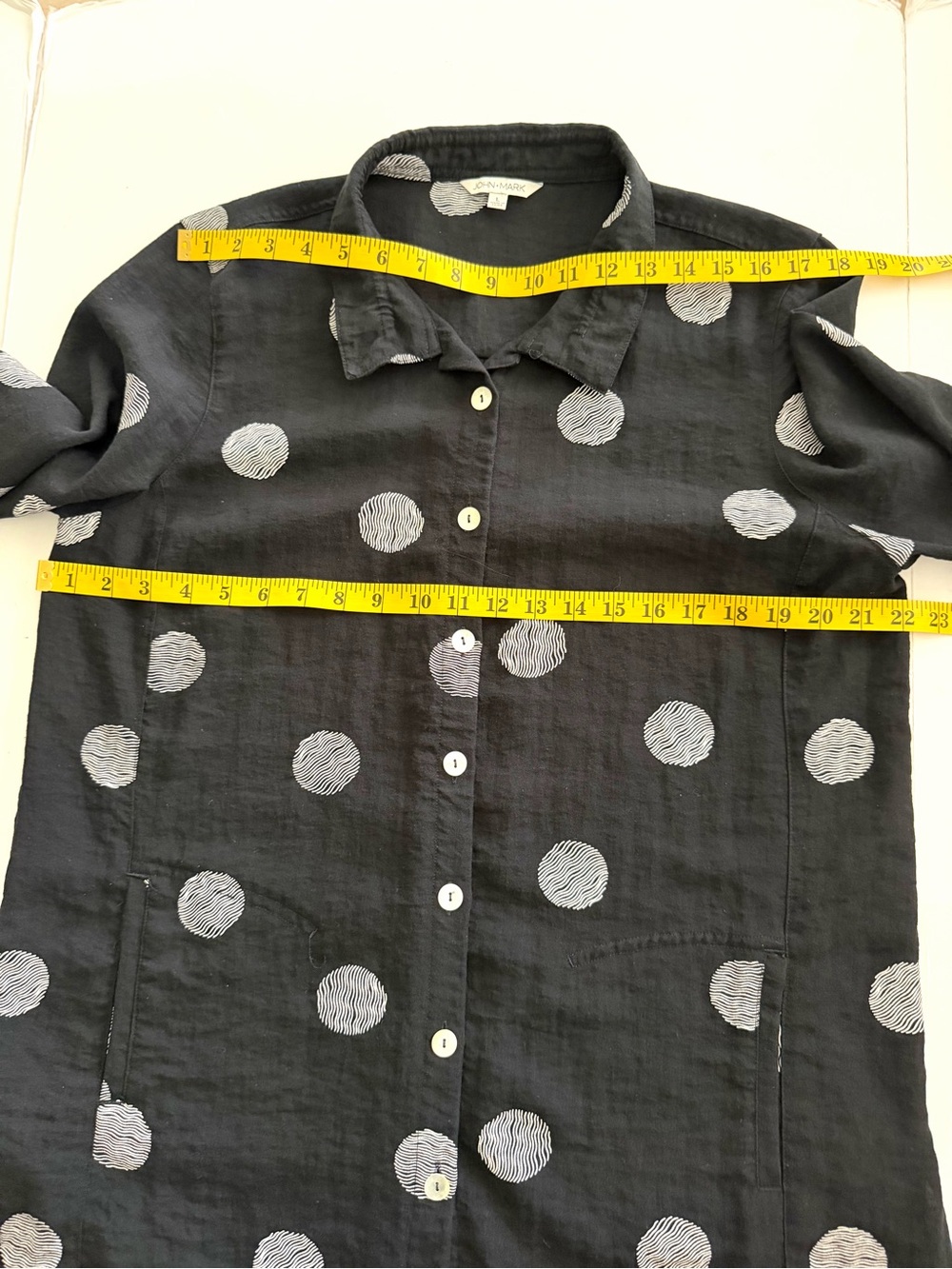 John Mark Black Button Front Roll-up Sleeve Shirt Tunic Size Large Polka Dot - Picture 13 of 15